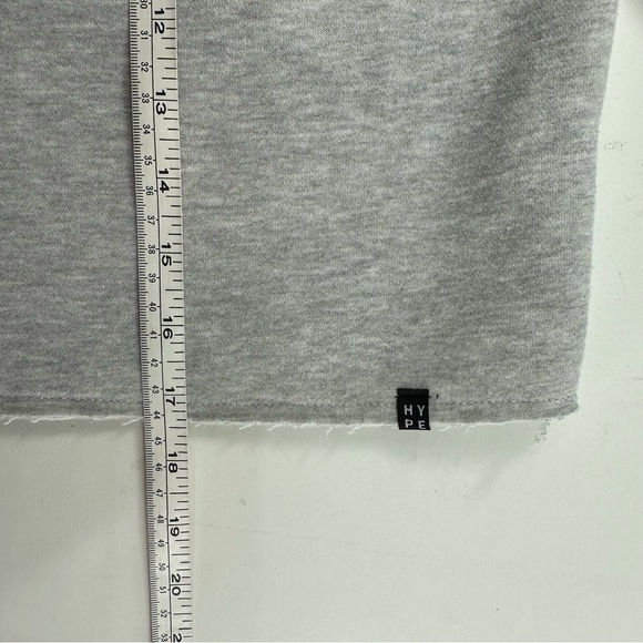 NWOT Hype and Vice UMASS Cropped Sweatshirt Womens Small Gray Black Colorblock - Picture 6 of 7